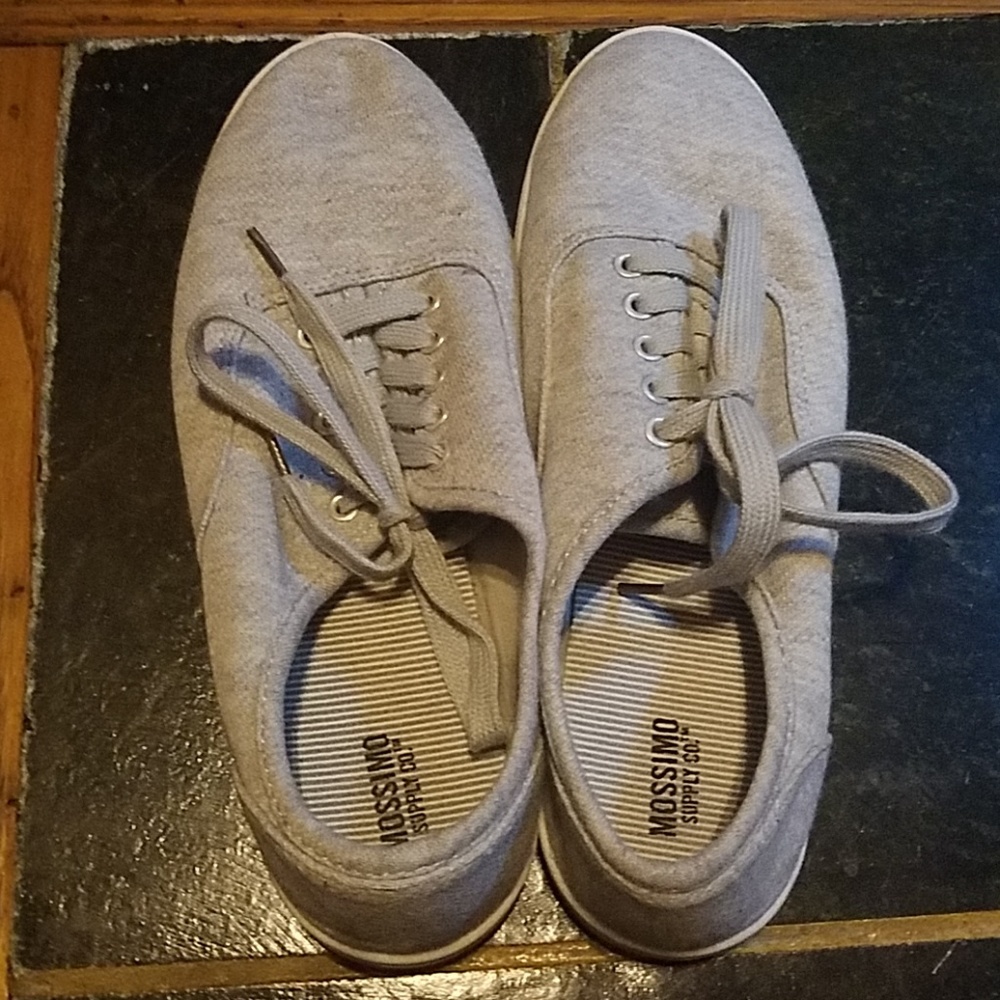 Mossimo grey tennis shoes size 8